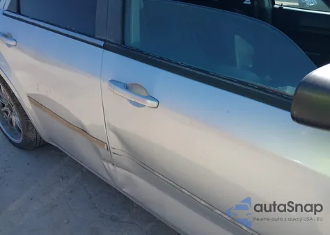 2005 Dodge Magnum z USA, uszkodzony, nr VIN 204FV48T65H621945